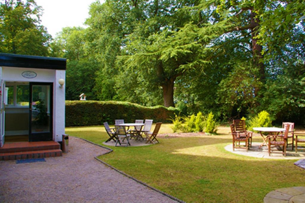 Cross Lanes Hotel Wrexham Exterior photo