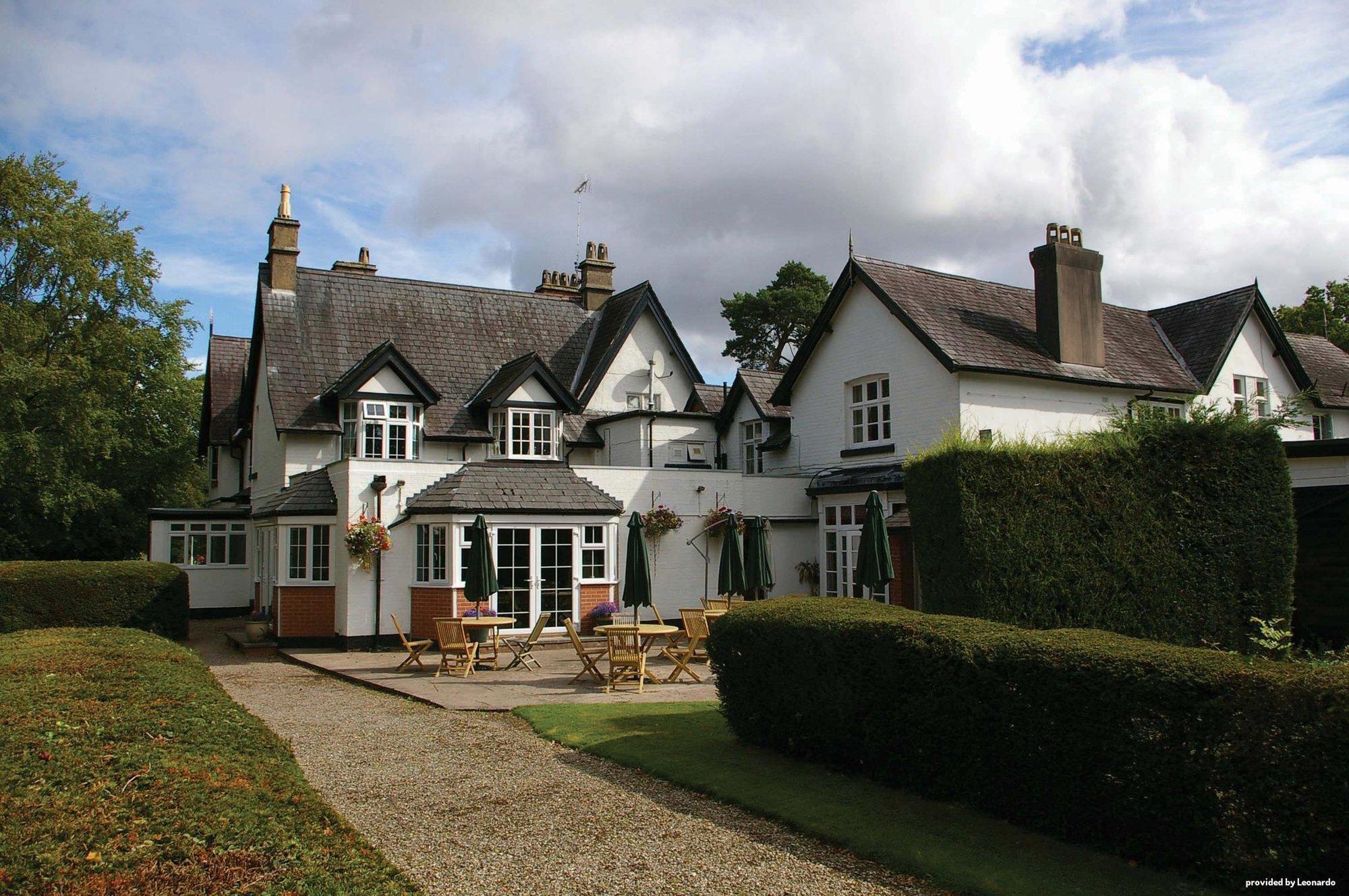 Cross Lanes Hotel Wrexham Exterior photo