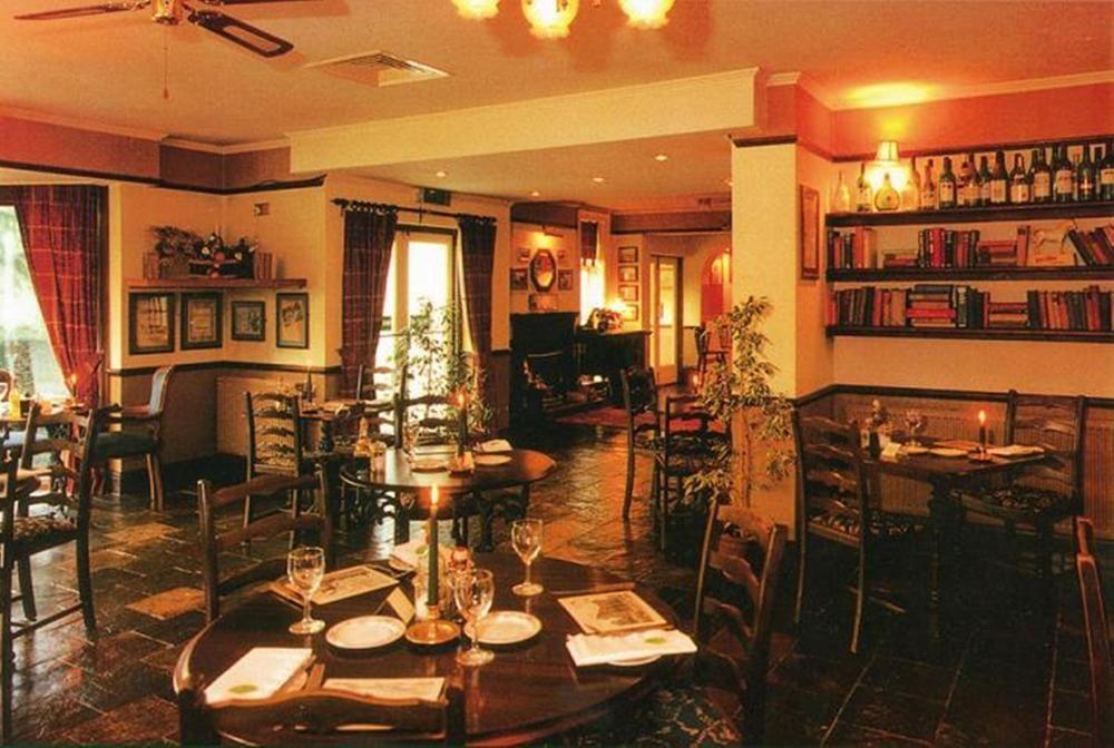 Cross Lanes Hotel Wrexham Restaurant photo